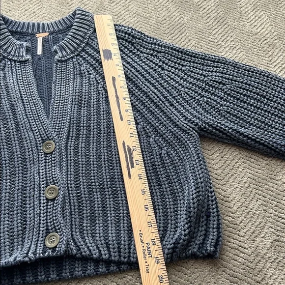 Free People women’s Charcoal Knit Sweater Sweet Nothing Cardigan Size Small - Picture 9 of 11